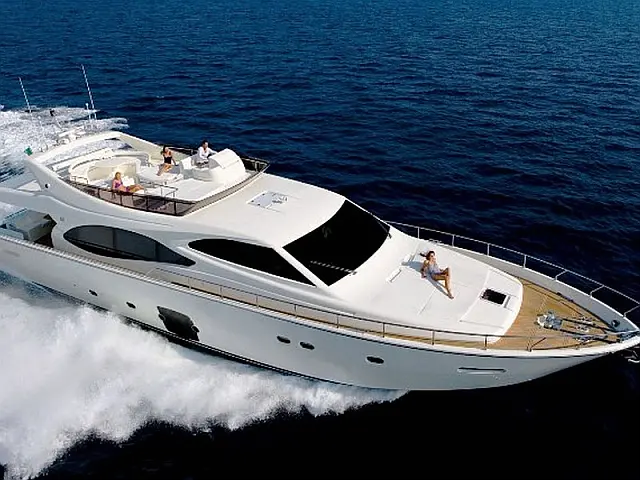 Ferretti 780