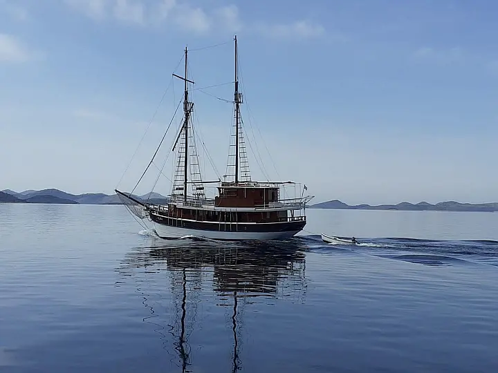 Motorsailer Elena - Elena  - External image